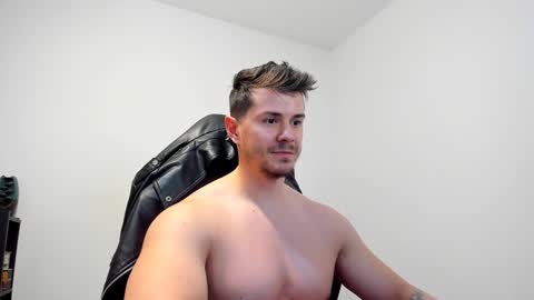 Snapshot of alphagodleatherking92 chatting on 01.19.25 LeatherMaster online show from 01.19.25