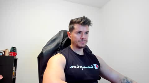 Snapshot of alphagodleatherking92 chatting on 01.20.25 LeatherMaster online show from 01.20.25