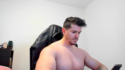 Snapshot of alphagodleatherking92 chatting on 01.21.25 LeatherMaster online show from 01.21.25