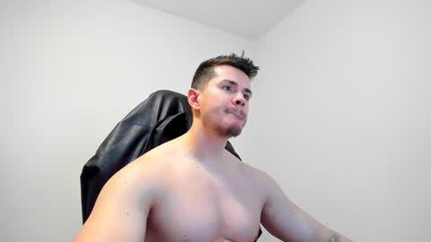 Snapshot of alphagodleatherking92 chatting on 01.22.25 LeatherMaster online show from 01.22.25