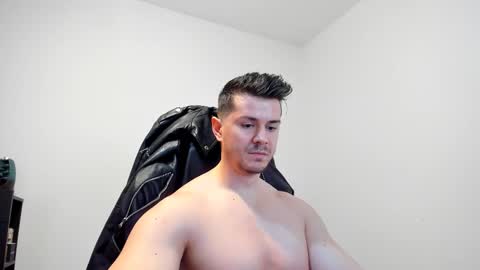 Snapshot of alphagodleatherking92 chatting on 02.13.25 LeatherMaster online show from 02.13.25