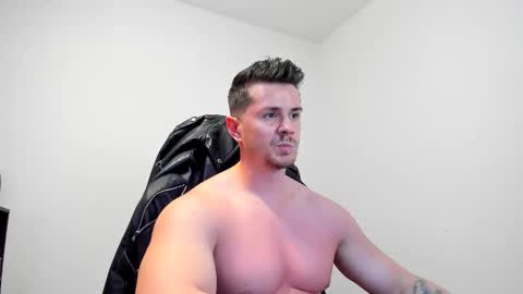 Snapshot of alphagodleatherking92 chatting on 02.14.25 LeatherMaster online show from 02.14.25