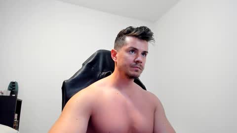 Snapshot of alphagodleatherking92 chatting on 03.04.25 LeatherMaster online show from 03.04.25