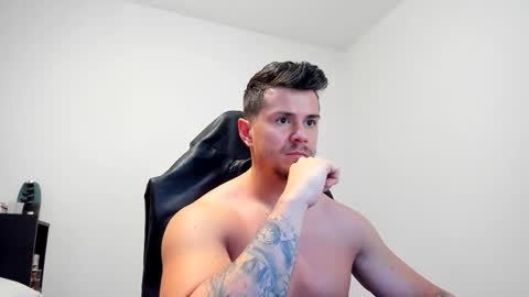 Snapshot of alphagodleatherking92 chatting on 03.04.25 LeatherMaster online show from 03.04.25