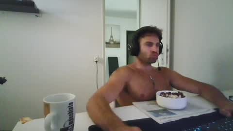 Snapshot of alphah_hunk chatting on 06.24.26 alphah_hunk online show from 06.24.26