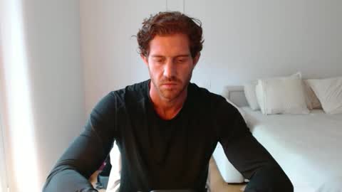 alphahung23 online show from 10.22.25