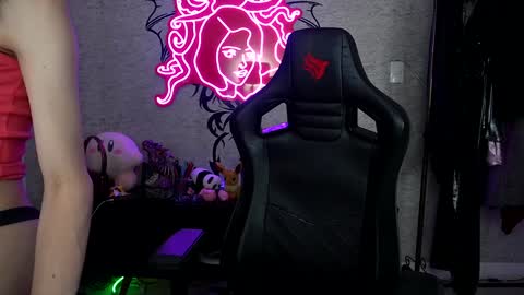 Sofie Kimino online show from 12.16.24