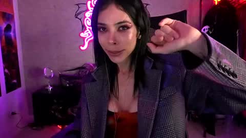 Sofie Kimino online show from 02.05.25