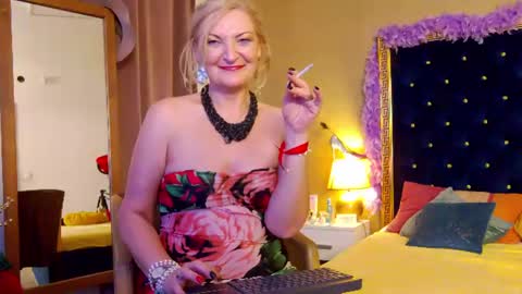 Snapshot of alura_jenson_ chatting on 06.11.26 Alura Jenson online show from 06.11.26