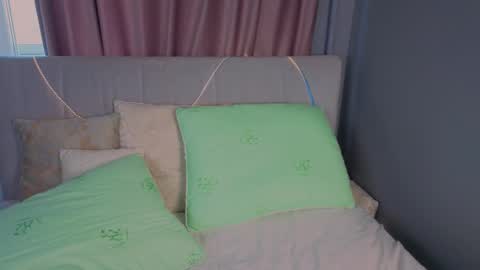 Snapshot of alvanalbach chatting on 09.10.25 alvanalbach online show from 09.10.25