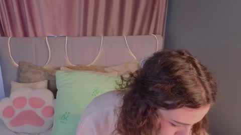 Snapshot of alvanalbach chatting on 09.19.25 alvanalbach online show from 09.19.25