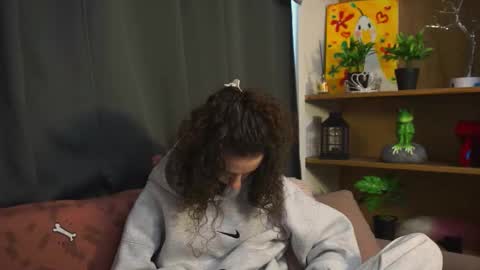 Snapshot of alvanalbach chatting on 09.29.25 alvanalbach online show from 09.29.25