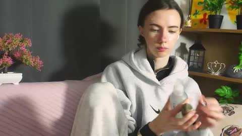 Snapshot of alvanalbach chatting on 09.30.25 alvanalbach online show from 09.30.25