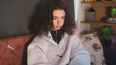 Snapshot of alvanalbach chatting on 10.06.25 alvanalbach online show from 10.06.25