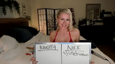 Snapshot of alwaysaffirming chatting on 12.20.24 AlwaysAffirming online show from 12.20.24