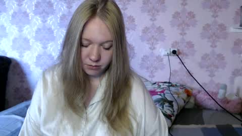 Snapshot of alya764770 chatting on 06.24.26 alya764770 online show from 06.24.26