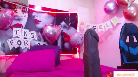 Snapshot of alya_gomez chatting on 02.19.25 online show from 02.19.25
