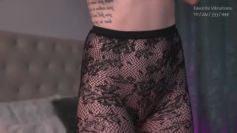 Snapshot of alyonaqueen_ chatting on 02.01.25 Alyona online show from 02.01.25