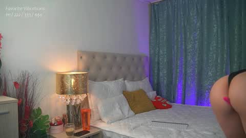 Snapshot of alyonaqueen_ chatting on 02.21.25 Alyona online show from 02.21.25