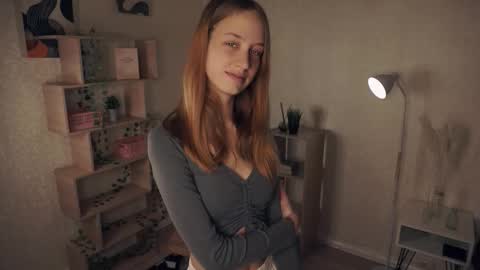Snapshot of alyshaanzaldua chatting on 10.14.25 Harper online show from 10.14.25