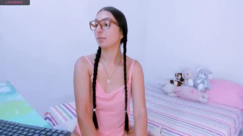 Snapshot of alyson0001 chatting on 10.01.25 allyson online show from 10.01.25