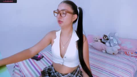 Snapshot of alyson0001 chatting on 10.02.25 allyson online show from 10.02.25