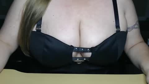 Alyss Skye online show from 09.22.25