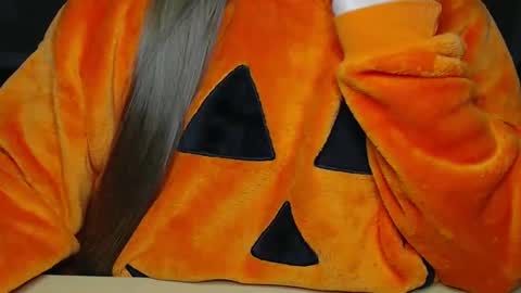 Snapshot of alyss_skye28 chatting on 10.05.25 Alyss Skye online show from 10.05.25