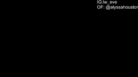 Snapshot of alyssa_houston chatting on 10.29.25 Alyssa Ig lw eve online show from 10.29.25