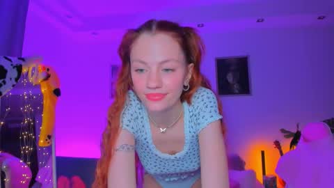 Snapshot of alyssa_smitt chatting on 10.06.25 alyssa_smitt online show from 10.06.25