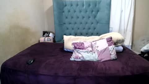Snapshot of alyssabrownx chatting on 06.19.26 alyssabrownx online show from 06.19.26