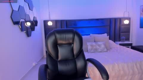 Snapshot of alyssadean_ chatting on 02.06.25 Aly online show from 02.06.25