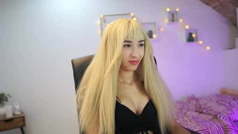 Amai  Liu online show from 10.19.25