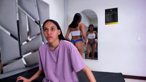 Amia y Sofia online show from 10.27.25