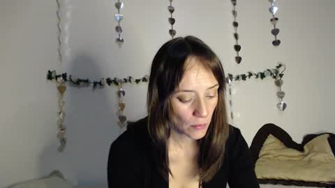 Snapshot of amalett chatting on 03.10.25 Amalett online show from 03.10.25