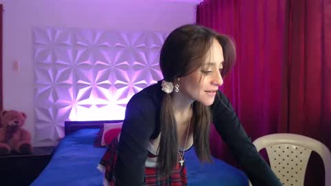 Snapshot of amalett chatting on 09.26.25 Amalett online show from 09.26.25