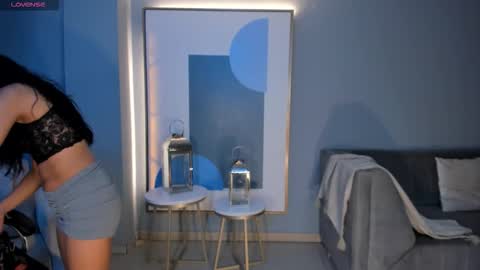 Amalia cruss online show from 11.10.25