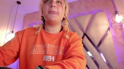 Amalia Im Back See you soon this January 7 at 10 pm Colombia time online show from 02.07.25