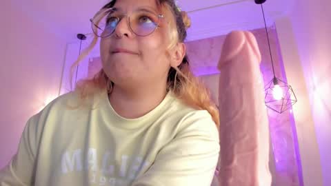 Amalia Im Back See you soon this January 7 at 10 pm Colombia time online show from 02.16.25