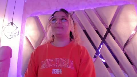 Amalia Im Back See you soon this January 7 at 10 pm Colombia time online show from 02.28.25