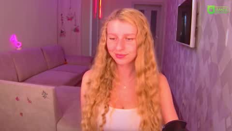 Snapshot of amaliaqueen999 chatting on 10.26.25 Amalia online show from 10.26.25