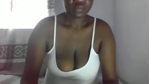 Snapshot of amanda1523 chatting on 11.05.25 Lin online show from 11.05.25