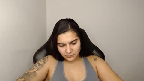 The queen of the biceps  online show from 01.17.25