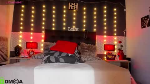 Snapshot of amanda_6ix9ine chatting on 10.22.25 diana Private is Open online show from 10.22.25