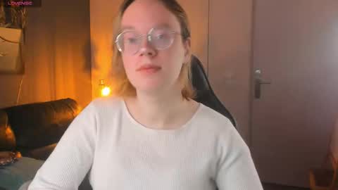 Hi im Amanda online show from 10.11.25