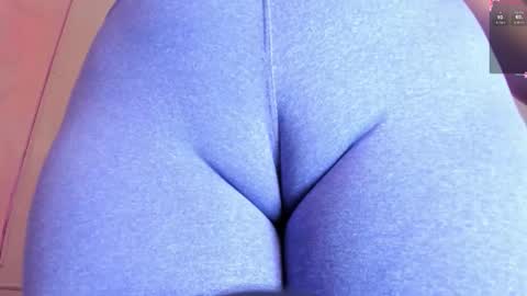 Snapshot of amanda_marcuzzi chatting on 09.28.25 Amanda Marcuzzi online show from 09.28.25