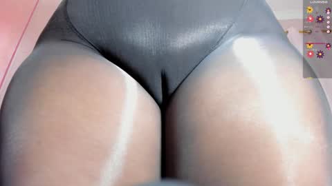 Snapshot of amanda_marcuzzi chatting on 10.27.25 Amanda Marcuzzi online show from 10.27.25