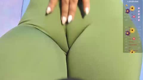 Snapshot of amanda_marcuzzi chatting on 11.05.25 Amanda Marcuzzi online show from 11.05.25