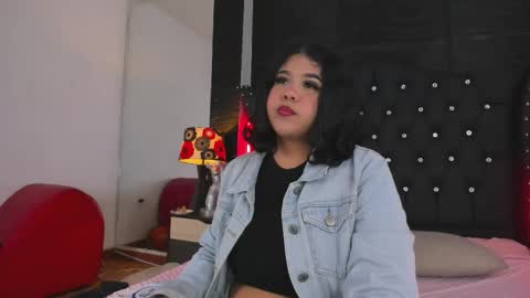 Amanda Moore online show from 04.14.26