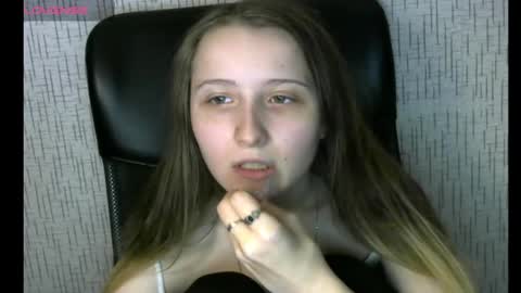 Snapshot of amanda_sherr chatting on 12.12.24 Amanda online show from 12.12.24